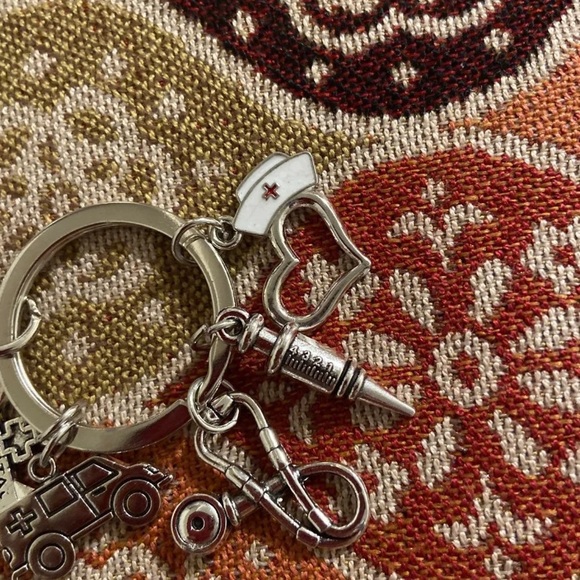 3 keychain - Picture 2 of 3